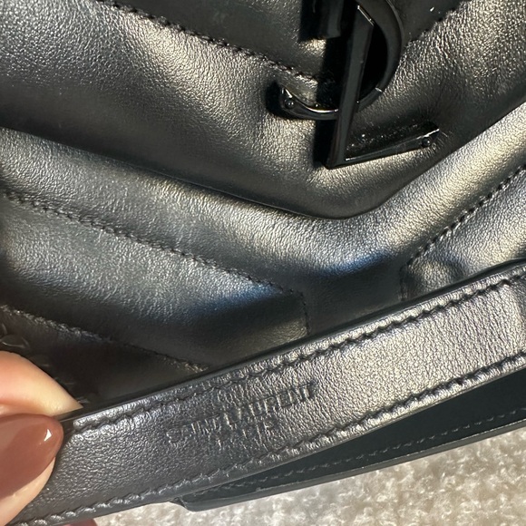 Saint Laurent Loulou Shoulder Bag Matelasse Chevron Medium - like new! - Picture 2 of 15